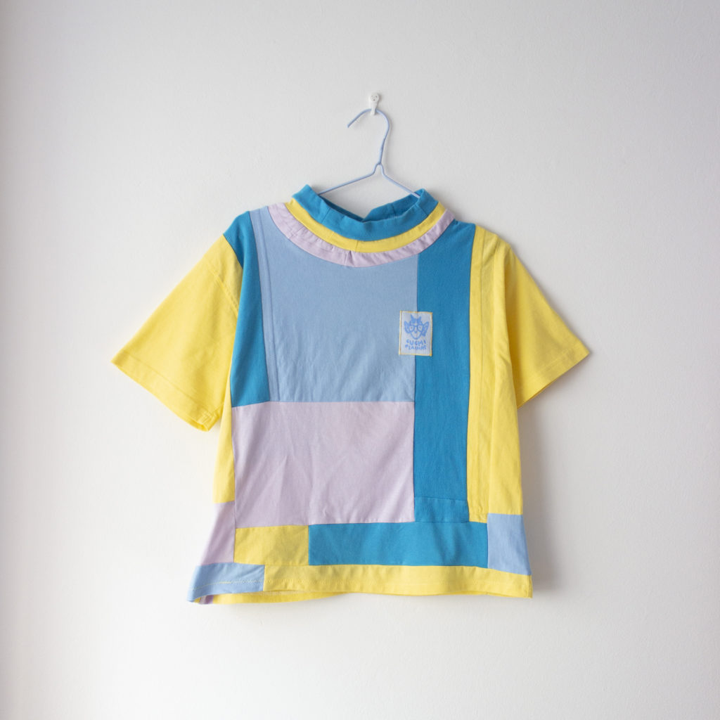 Camiseta Upcycled Cuchiflainas_ Amarelo Azul Lila 1